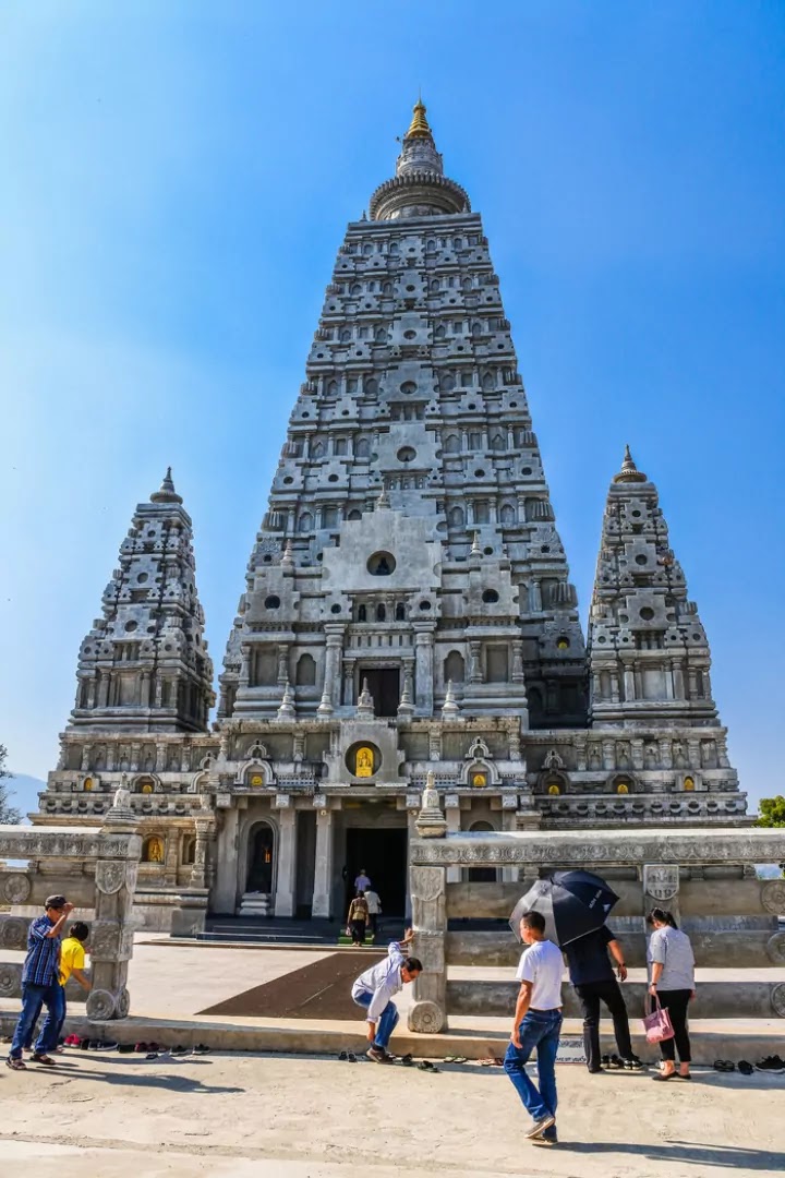 Bodh Gaya Temple - Tourist Guide Hotels and More